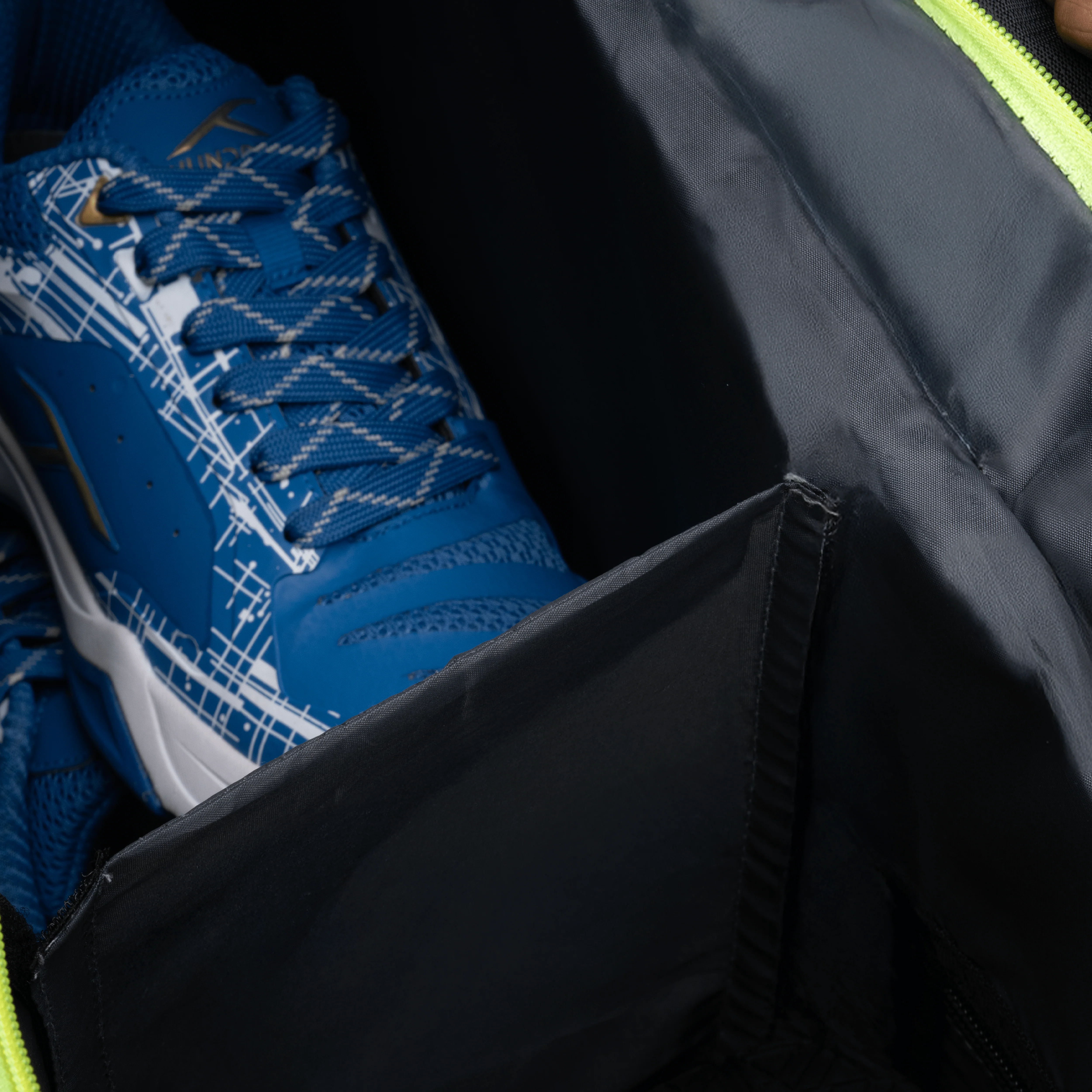 Matrix Kit Bag - Image 15